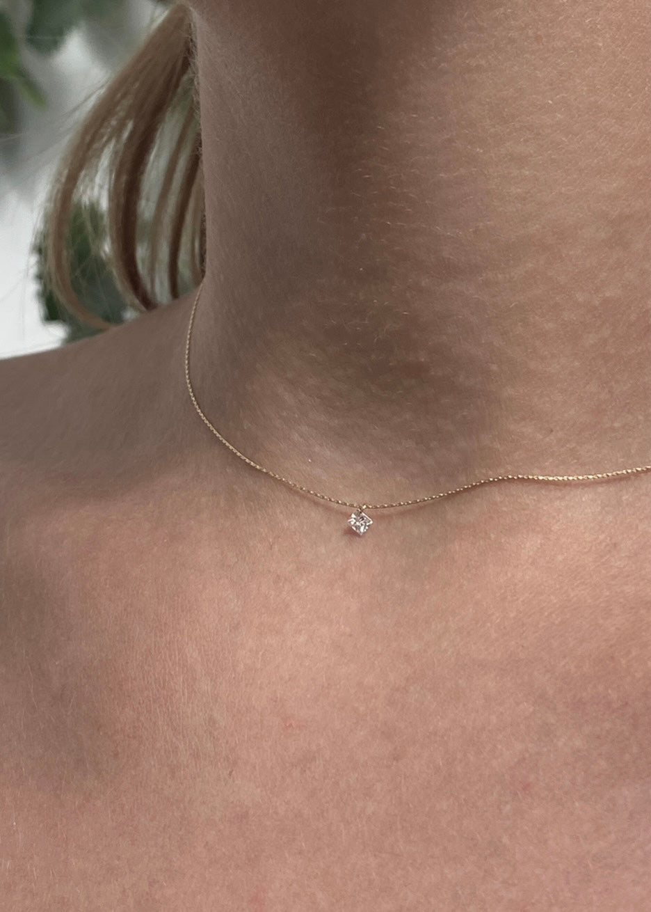 Silkcord Necklace 0.10 ct Princesscut Diamond