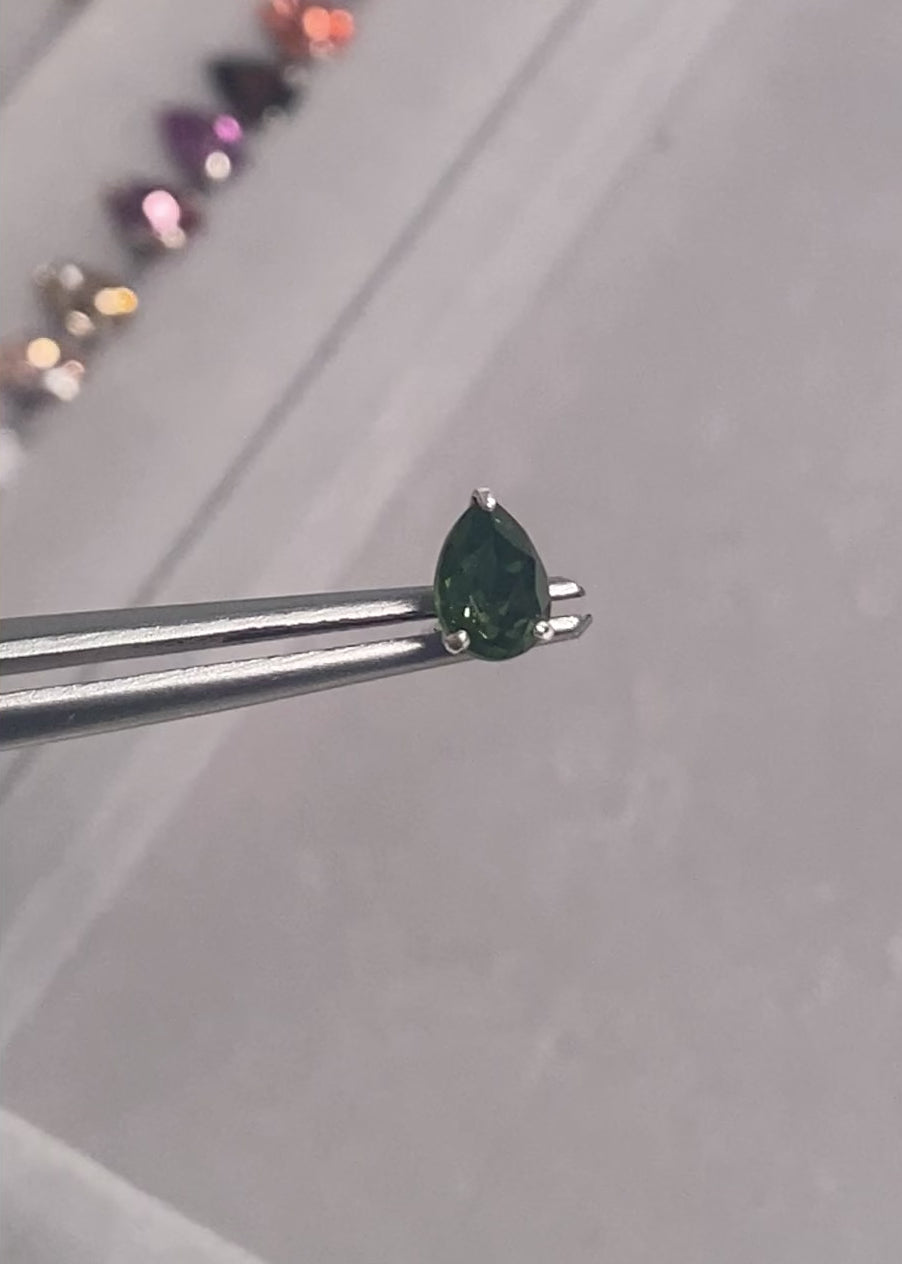 aura-olive-green